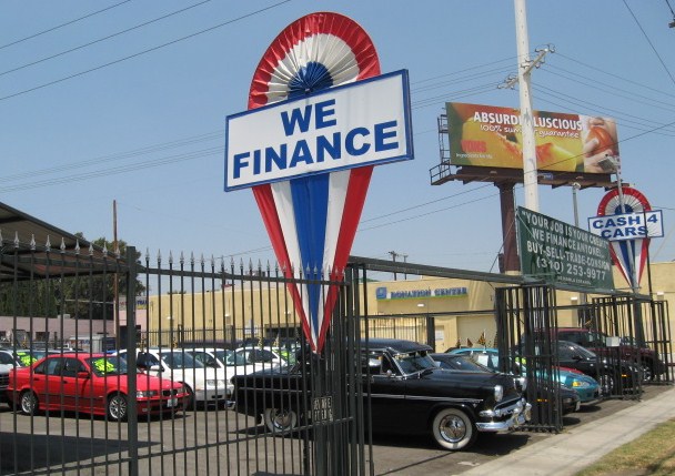 Dennis Buys Cars lot at 8931 Venice Blvd Los Angeles Ca 90034